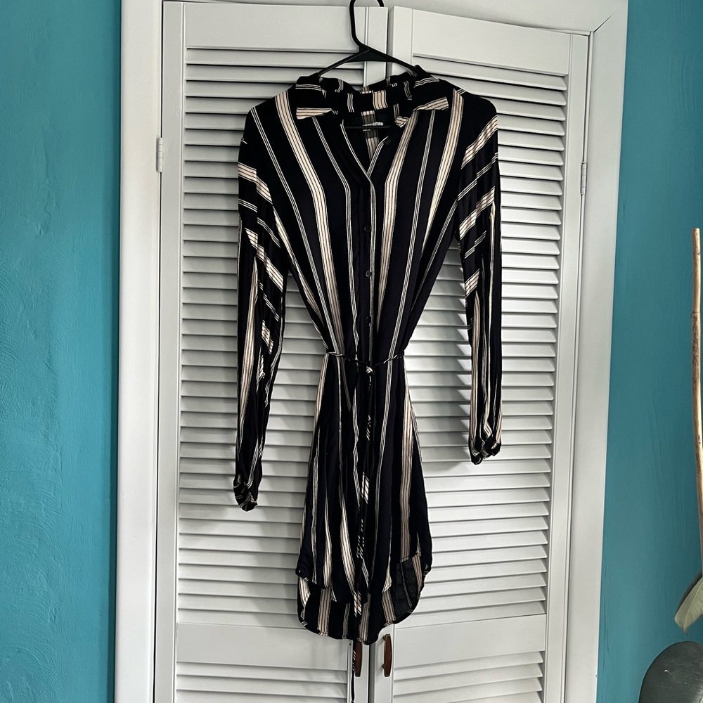 Reformation shirt dress with waist tie, size XS